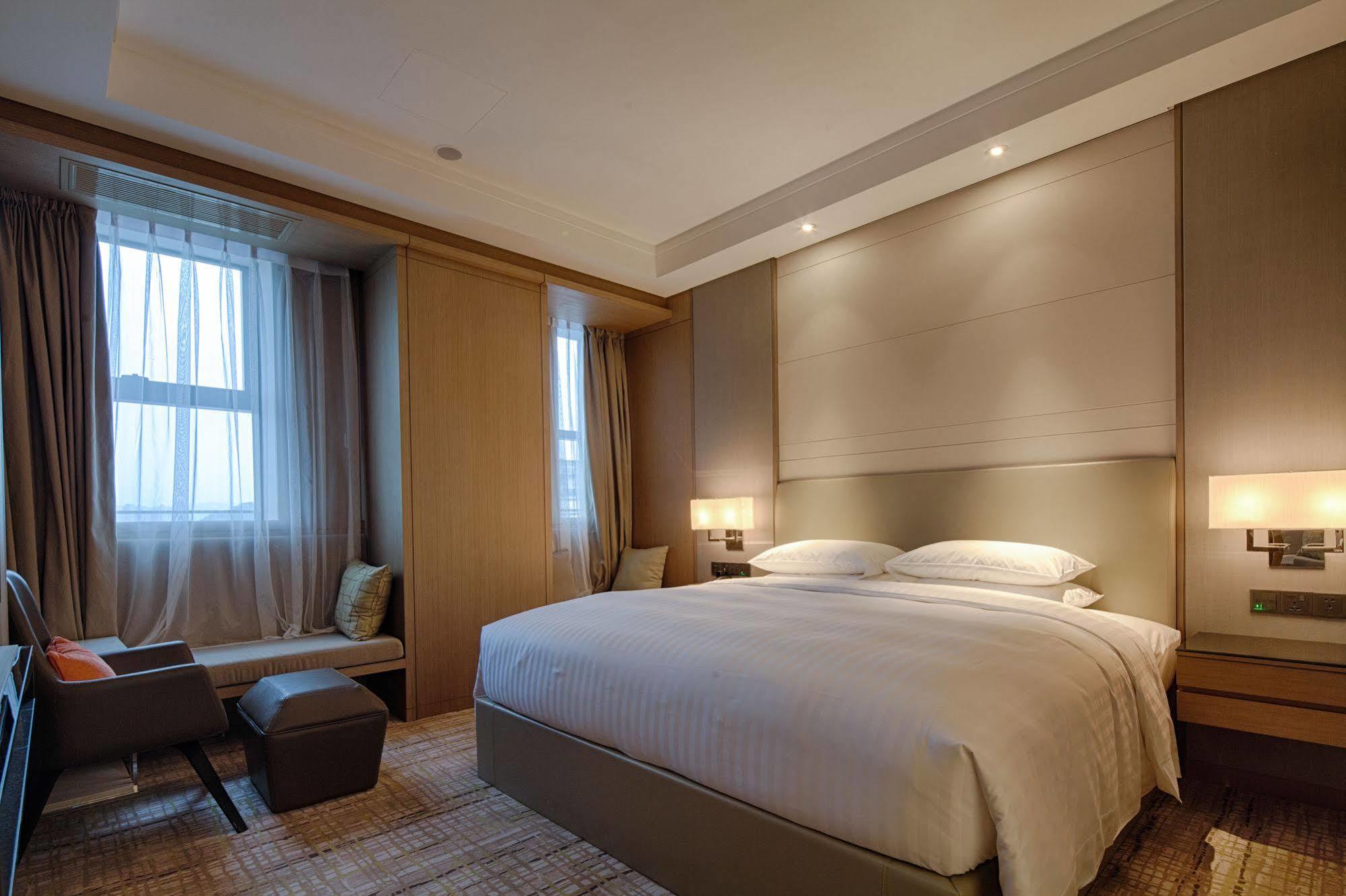 Courtyard By Marriott Xinchang Buitenkant foto